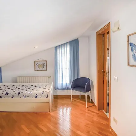 Maison Des Fleurs Massarosa