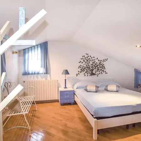 Holiday home Maison Des Fleurs Massarosa