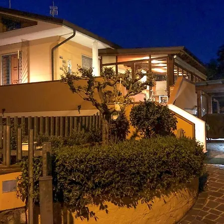 Prázdninový dům Maison Des Fleurs *